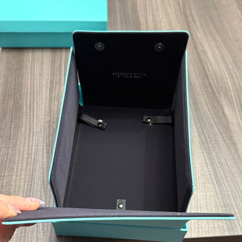 Tiffany & Co. Turquoise Large Leather Jewelry Organizer - Picture 3 of 6
